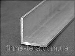 Алюминиевый уголок равносторонний (АД31)  25х25х1,5мм  L - 2м